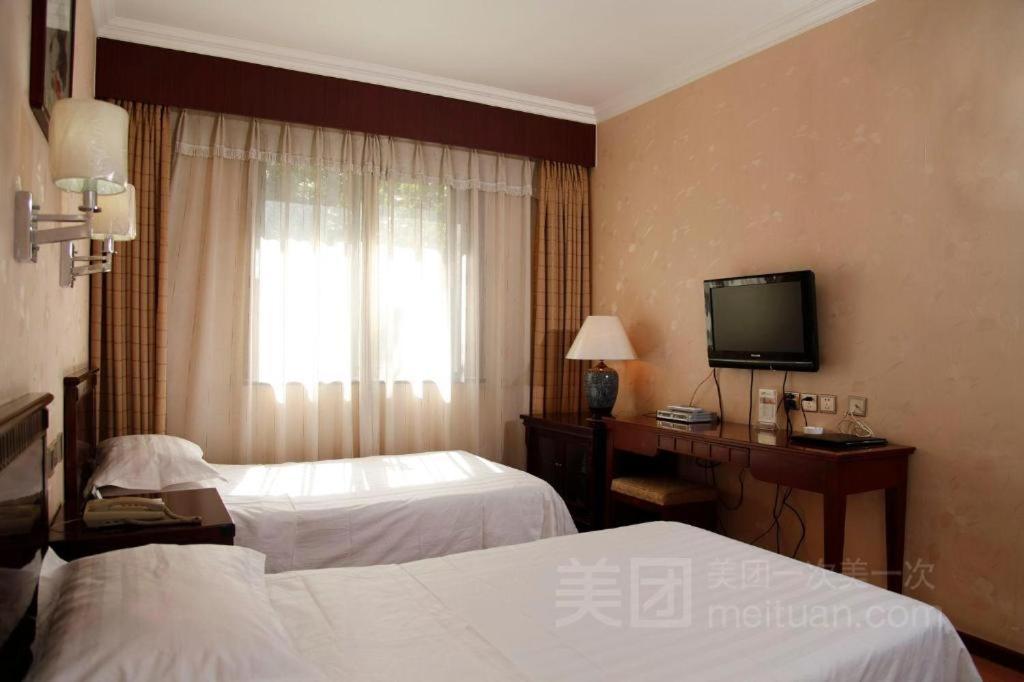 Hujialou Hot Spring Hotel Peking  Buitenkant foto