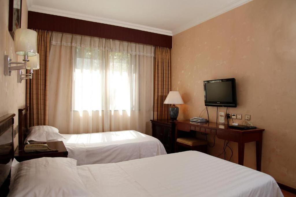 Hujialou Hot Spring Hotel Peking  Buitenkant foto